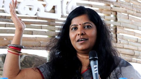 குடியுரிமையை திருப்பி தராதது ஏன்? - வைரலாகும் லீனா மணிமேகலையின் பழைய பதிவு