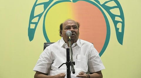 ரயில்களில் சாதாரண பெட்டிகள் எண்ணிக்கை குறைப்பு; ஏழைகளுக்கு எதிரான செயல்: ராமதாஸ்