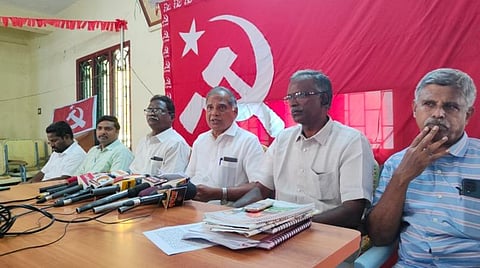 அதிமுகவுக்குள் நடக்கும் அடிதடிக்கு இதர கட்சி மீது குற்றம்சாட்டுவது சரியானதல்ல: மார்க்சிஸ்ட்
