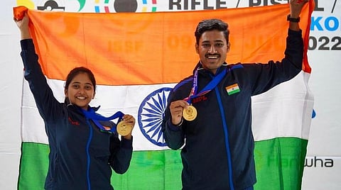 மெஹுலி கோஷ், ஷாஹு துஷார் மானே ஜோடி.