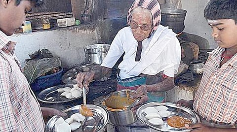 கைதக்குறள் 3: கல்வி ஒன்றே வழிகாட்டி