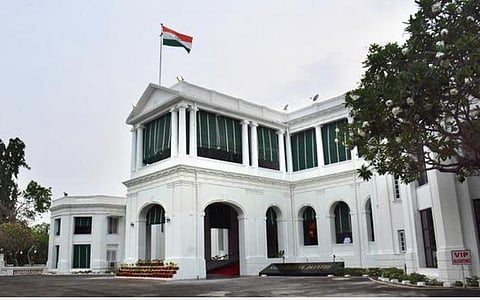 75-வது சுதந்திர தின நிறைவையொட்டி பள்ளி மாணவர்களுக்கு கட்டுரை போட்டி: ஆளுநர் மாளிகை நடத்துகிறது