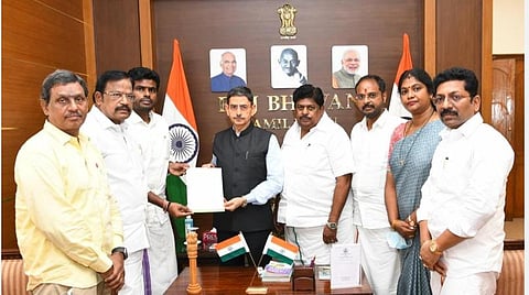 போலி பாஸ்போர்ட் வழக்கில் நடவடிக்கை கோரி ஆளுநரிடம் பாஜக சார்பில் மனு