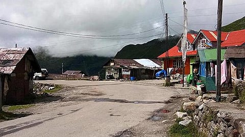 வீடு, கார்களுடன் சீன கிராமங்கள்: டோக்லாம் பகுதியை கண்காணிக்கும் மத்திய அரசு