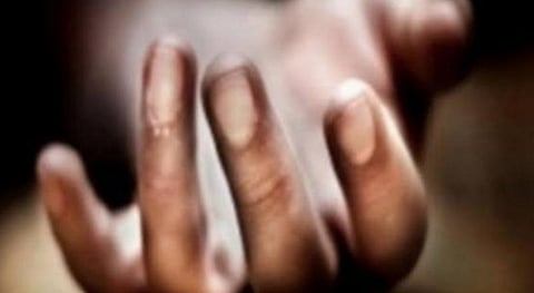 மின்சாரம் தாக்கி கணவன், மனைவி உயிரிழப்பு: பரமத்திவேலூர் போலீஸ் விசாரணை