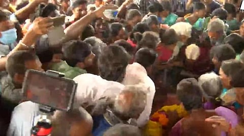 ஊர் மக்களின் ஒத்துழைப்போடு அமைதியாக இறுதிச் சடங்கு நடைபெற்றது: அமைச்சர் சி.வி.கணேசன்