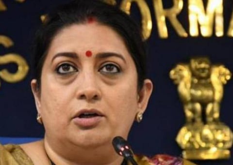 கோவா சட்டவிரோத மதுபான விடுதி சர்ச்சை: தீவிரமாகும் ஸ்மிருதி இரானி - காங்கிரஸ் மோதல்