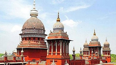 “உங்கள் வீட்டு நாயை பராமரிக்க பயிற்சி பெற்ற காவலர் வேண்டுமா?” - ஆர்டர்லி வழக்கில் உயர் நீதிமன்றம் காட்டம்
