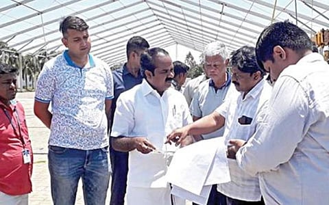 செஸ் ஒலிம்பியாட் போட்டி நாளை தொடங்கும் நிலையில் வெளிநாட்டு வீரர்கள் இன்று மாலைக்குள் வருகை: மாமல்லபுரத்தில் அமைச்சர் மெய்யநாதன் தகவல்