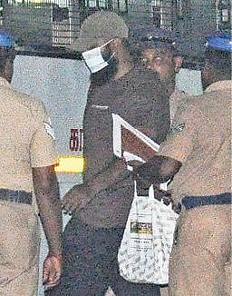 தீவிரவாத அமைப்புகளுடன் தொடர்பில் இருந்ததாக, ஈரோட்டில் கைது செய்யப்பட்ட ஆசிப் முசாப்தீன்.