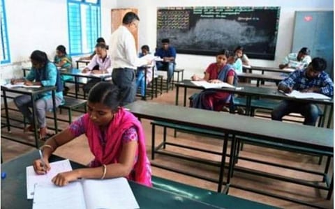 புதுச்சேரி | இறுதியாண்டு கல்லூரி மாணவர்களுக்கு போட்டித்தேர்வுக்காக ஓராண்டு இலவச பயிற்சி