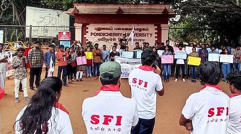 “அரசுப் பள்ளிகளை மூடுவதுதான் மத்திய அரசின் திட்டம். புதுச்சேரியே சான்று” - ஷானு குற்றச்சாட்டு