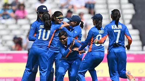 CWG டி20 கிரிக்கெட்: த்ரில் வெற்றியுடன் இறுதிக்கு தகுதிபெற்ற இந்திய மகளிர் அணி