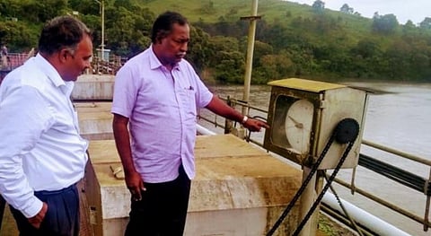 பெரியாறு அணையில் ரூல்கர்வ் முறைப்படி நீர்மட்டத்தை நிலைநிறுத்த அதிகாரிகள் ஆய்வு