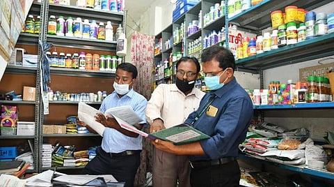 தேவையற்ற உரங்களை வாங்க கட்டாயப்படுத்தும் சங்க செயலாளர்கள் மீது கடும் நடவடிக்கை: அரசு எச்சரிக்கை