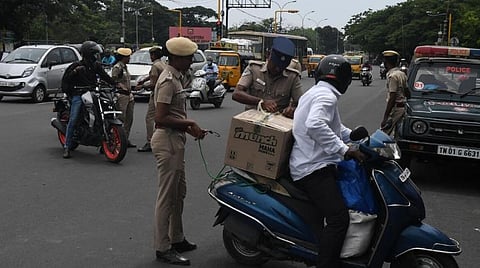 சென்னையில் 476 லாட்ஜ்களில் போலீஸ் சோதனை; சிறப்பு வாகனத் தணிக்கையில் 77 வாகனங்கள் பறிமுதல்