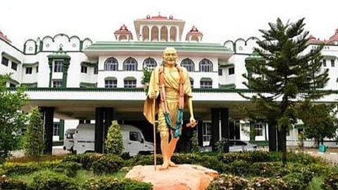 பொது நல வழக்கில் தவறான தகவல்கள் அளித்தால் அபராதம்: உயர் நீதிமன்றம் எச்சரிக்கை