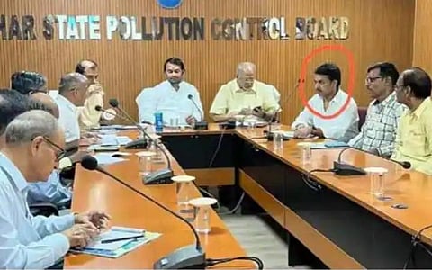 மைத்துனருடன் அரசு நிகழ்ச்சியில் பங்கேற்ற பிஹார் அமைச்சர் தேஜ் பிரதாப்