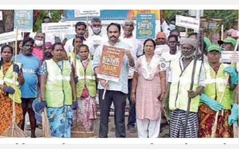 திருவள்ளூர் மாவட்டத்தில் ‘நம்ம ஊரு சூப்பரு’ திட்ட விழிப்புணர்வு பிரச்சாரத்தை மாவட்ட ஆட்சியர் ஆல்பி ஜான் வர்கீஸ் தொடங்கி வைத்தார்.