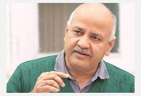 'மோடியின் கவனம் சிபிஐ ரெய்டில், வளர்ச்சியை சிந்திக்கிறார் கேஜ்ரிவால்' - சிசோடியா