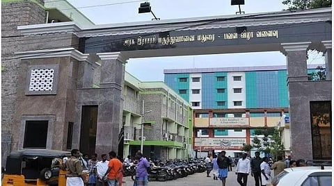 தலைமை ஆசிரியர் தாக்கியதில் படுகாயம்: உசிலம்பட்டி மாணவருக்கு தீவிர சிகிச்சை