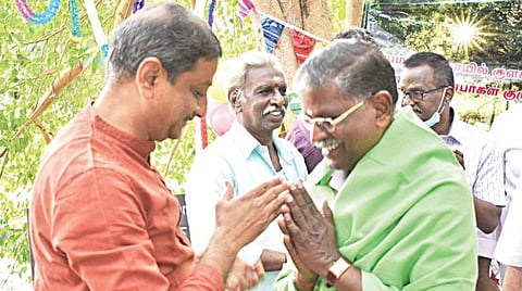 பொன்னாடை அல்ல.. பயனராடை!