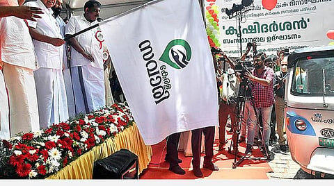 பயணிகள் பாதுகாப்புக்கு முன்னுரிமை.. குறைவான கட்டணத்தில் பயணம்.. - ‘கேரள சவாரி’ செயலிக்காக காத்திருக்கும் மக்கள்