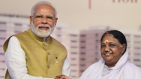 இந்தியாவில் சுகாதாரமும் ஆன்மிகமும் ஒன்றோடொன்று தொடர்புடையவை: பிரதமர் மோடி பேச்சு