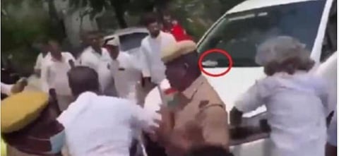 அமைச்சர் கார் மீது காலணி வீச்சு விவகாரம்: பாஜகவினர் மன்னிப்பு கோர உத்தரவு