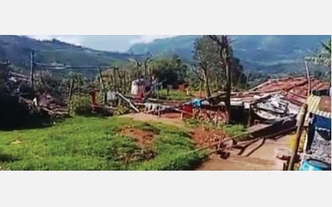 கோத்தகிரி அருகே சாலை வசதி இல்லாமல் தவிக்கும் மக்கள்