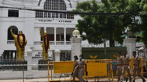 அதிமுக அலுவலக மோதல் விவகாரம் - ஓபிஎஸ் மீது 7 பிரிவுகளின்கீழ் வழக்கு
