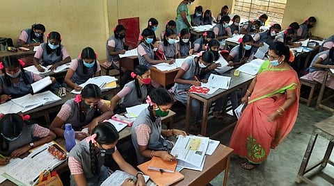 அரசுப் பள்ளிகளில் சிறார் திரைப்படங்கள்: பள்ளிக்கல்வித்துறை புதிய வழிகாட்டுதல்கள் வெளியீடு