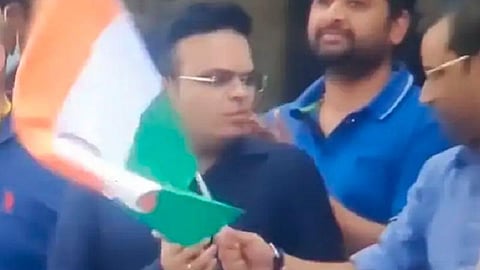 ஆசிய கோப்பை வெற்றிக் கொண்டாட்டம்: தேசியக் கொடியை ஏந்த மறுத்த பிசிசிஐ தலைவர் ஜெய் ஷா; வைரல் வீடியோ