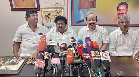 பாஜக மாநில துணைத் தலைவரும், முன்னாள் மக்களவை உறுப்பினருமான கே.பி.ராமலிங்கம், தருமபுரி பாஜக அலுவலகத்தில் செய்தியாளர்கள் சந்திப்பு