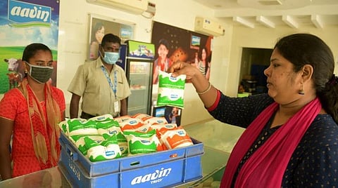 ஆவின் பால் பொருட்களை பிளாஸ்டிக்கில் அடைத்து விற்க அனுமதி: உணவு பாதுகாப்புத் துறை தகவல்