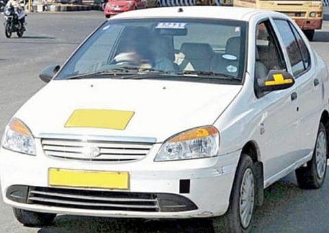 அதிரடி சலுகைகள்: கரூரில் கால் டாக்ஸி நிறுவனங்களின் கட்டண குறைப்புக்கு வரவேற்பு