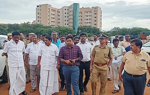 திருநெல்வேலி அரசு மருத்துவக் கல்லூரி மைதானத்தில் தமிழக முதல்வர் பங்கேற்கும் விழா நிகழ்ச்சிக்கான ஏற்பாடுகளை அமைச்சர் ராஜகண்ணப்பன் ஆய்வு செய்தார்.