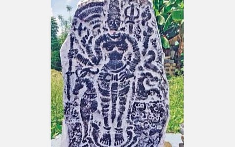 திண்டிவனம் அருகே கண்டறியப் பட்ட கொற்றவை சிற்பம்.