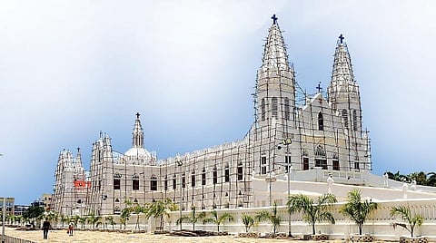 அன்னை வேளாங்கண்ணி: வற்றாத வரமருளும் தெய்வத் தாய்!