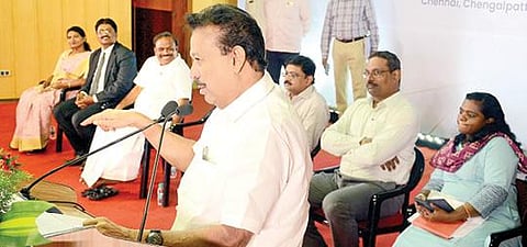 ’நான் முதல்வன்’ திட்ட மண்டல மாநாட்டில் அமைச்சர் பொன்முடி பேசினார். உடன், அமைச்சர் சி.வி.கணேசன், சிறப்புத் திட்ட செயலாக்கத் துறை செயலர் உதயச்சந்திரன், உயர்கல்வித் துறை செயலர் கார்த்திகேயன், தொழில்நுட்பக் கல்வி ஆணையர் லட்சுமிபிரியா, திறன் மேம்பாட்டுக் கழக மேலாண்மை இயக்குநர் இன்னசென்ட் திவ்யா, அண்ணா பல்கலை. துணைவேந்தர் க.வேல்ராஜ் உள்ளிட்டோர். படம்: பு.க.பிரவீன்