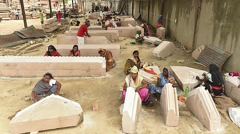 அயோத்தியில் கோயில் கட்டுவதற்கு ரூ.1,800 கோடி செலவு