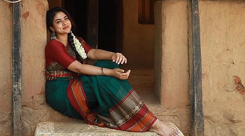 மும்பை தமிழ்ப் பெண்ணாக சித்தி இட்னானி!