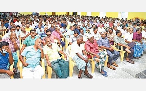 மின் கட்டண உயர்வு | கோவை, திருப்பூர் கூலிக்கு நெசவு செய்யும் விசைத்தறி உரிமையாளர்கள் காலவரையற்ற வேலை நிறுத்தம்