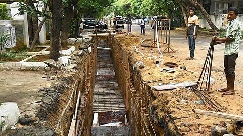 மழைநீர் வடிகால்வாய் கட்டுமான பணியையொட்டி காவல் ஆணையர் அலுவலகம் அருகே இன்று முதல் போக்குவரத்து மாற்றம்: காவல் ஆணையர் அலுவலக