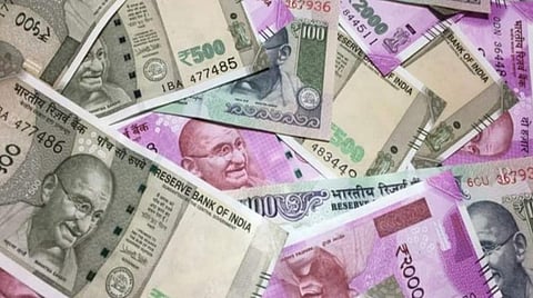 குஜராத் நபர் டிமேட் கணக்கில் தவறுதலாக ரூ.11,677 கோடி வரவு - ரூ.2 கோடி முதலீடு செய்து லாபம் பார்த்தார்