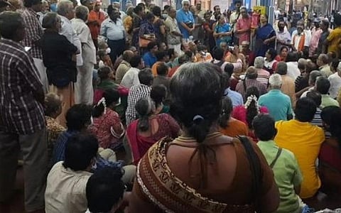 கோயிலில் அனுமதியின்றி கூட்டம்: பாஜக கவுன்சிலர் உள்ளிட்ட 75 பேர் மீது வழக்கு பதிவு