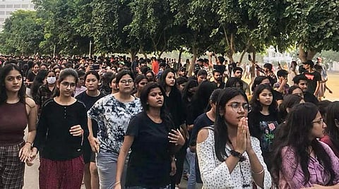 சண்டிகர் பல்கலை., மாணவிகள் விடுதி வீடியோ கசிவு விவகாரம்: என்ன நடந்தது?
