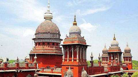 பார்வை மாற்றுத்திறனாளிகள் சிரமமின்றி உதவித்தொகை பெறுவதை அரசு உறுதி செய்ய வேண்டும்: உயர் நீதிமன்றம் உத்தரவு