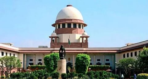 பொருளாதாரத்தில் நலிந்த பொதுப் பிரிவினருக்கு இடஒதுக்கீடு வழங்கியதில் பாரபட்சம் காட்டவில்லை - மத்திய அரசு தகவல்