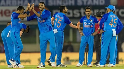 தள்ளாடும் இந்திய அணியின் இறுதிக்கட்ட பந்து வீச்சு